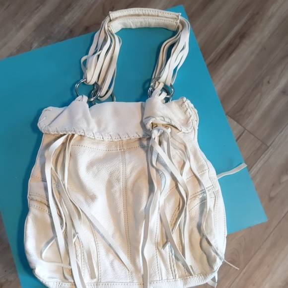 White fringe purse - Picture 1 of 8